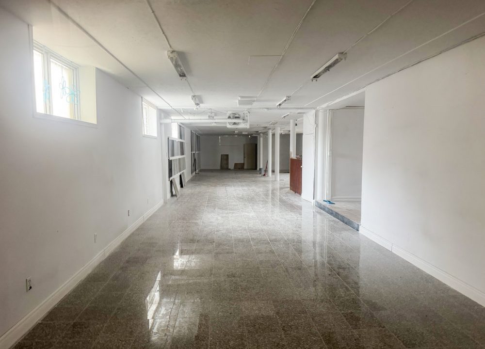 Wharncliffe Rd. S. 750 - 12a