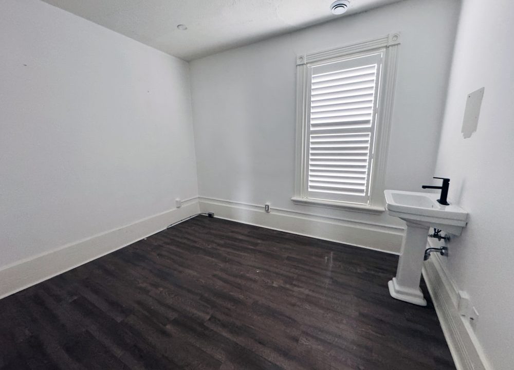 Albert St 181, Unit 200 - 08a