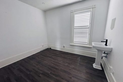 Albert St 181, Unit 200 - 08a