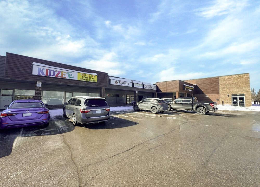 Notre Dame Dr. 725, Unit 4 - 02a