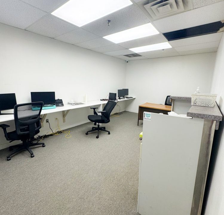 Dundas St. E. 1700, Unit 5 - 07a