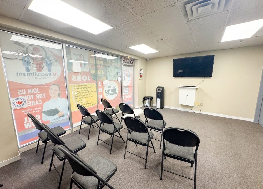 Dundas St. E. 1700, Unit 5 - 16a