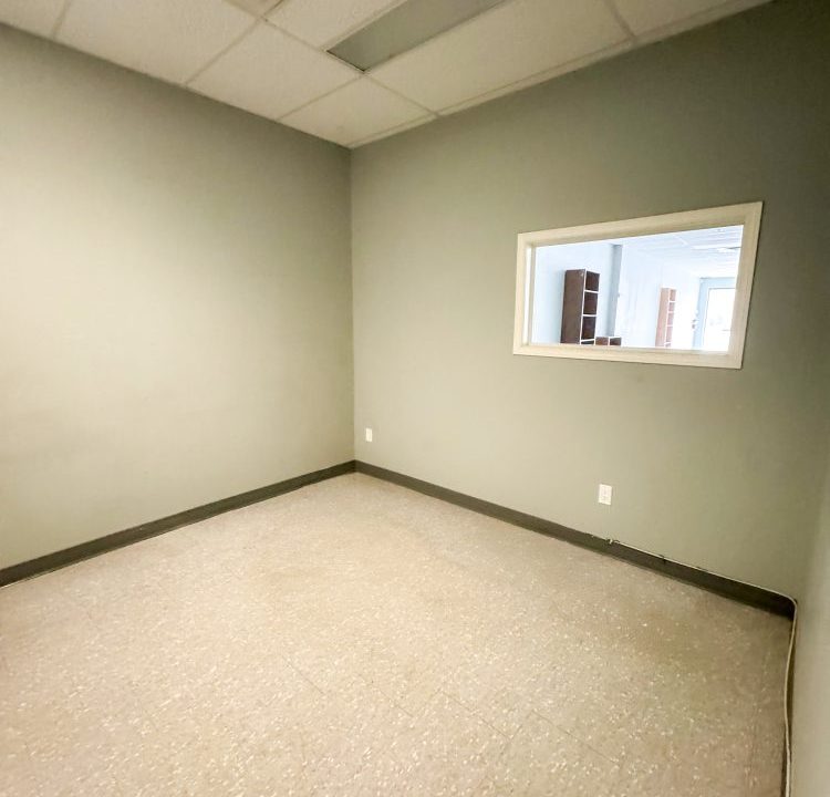 Commissioners Rd. E. 920, Unit 118 - 11a