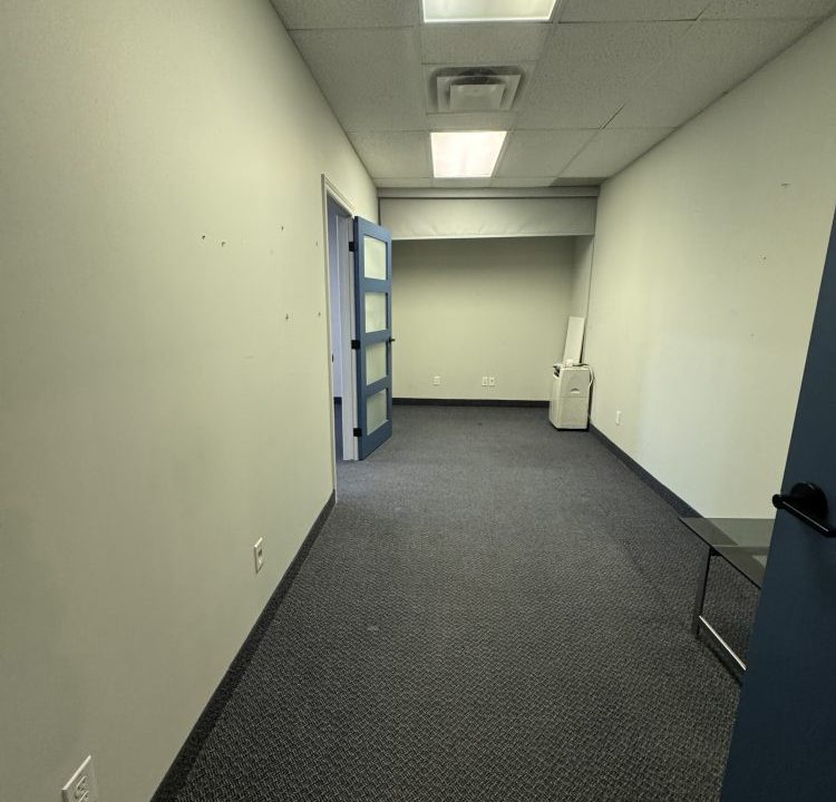 Adelaide St. S. 980, Unit 205 - 02