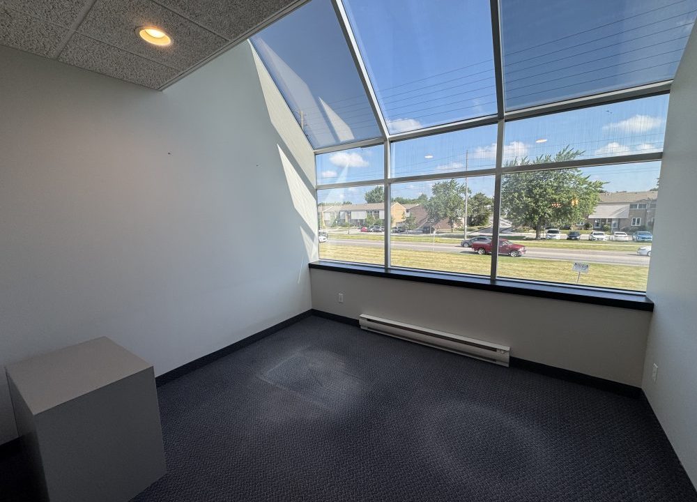 Adelaide St. S. 980, Unit 205 - 08