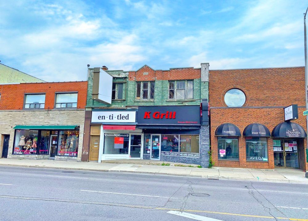 Richmond St. 742 - 03a