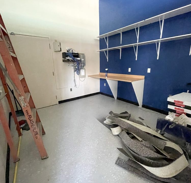 Queens Ave. 201 - 05a