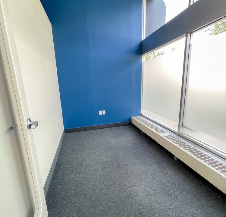 Queens Ave. 201 - 07a