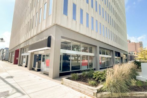 Queens Ave. 201 - 20a