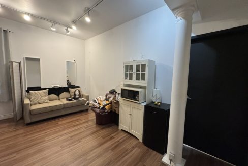 Central Ave. 204, Main Floor - 06