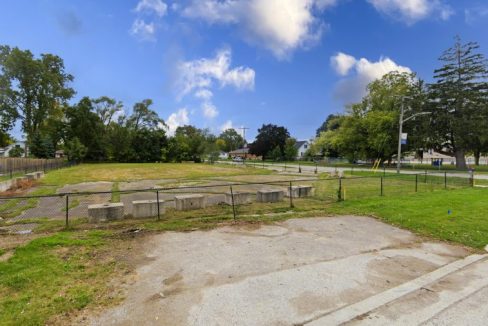 Broadway St. 717 - 02a