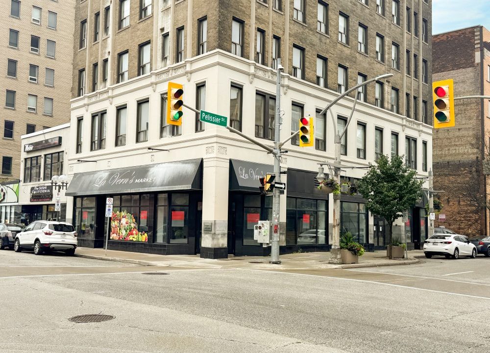 University Ave. W. 100 - 36a