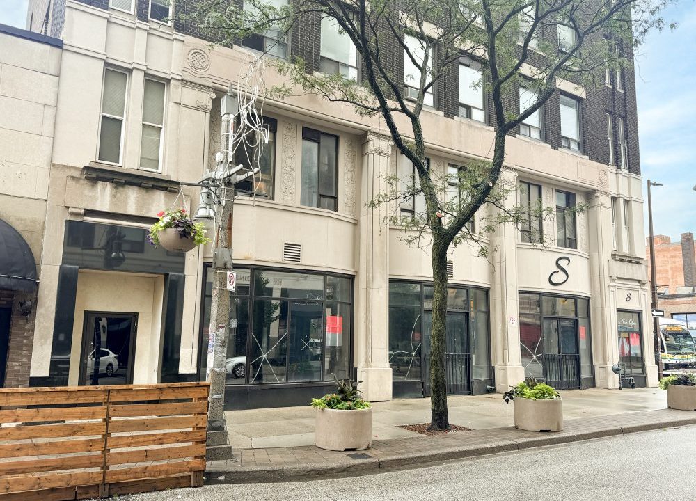 University Ave. W. 98 - 04a