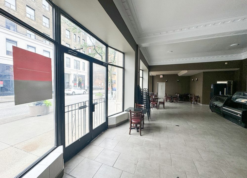 University Ave. W. 98 - 14a