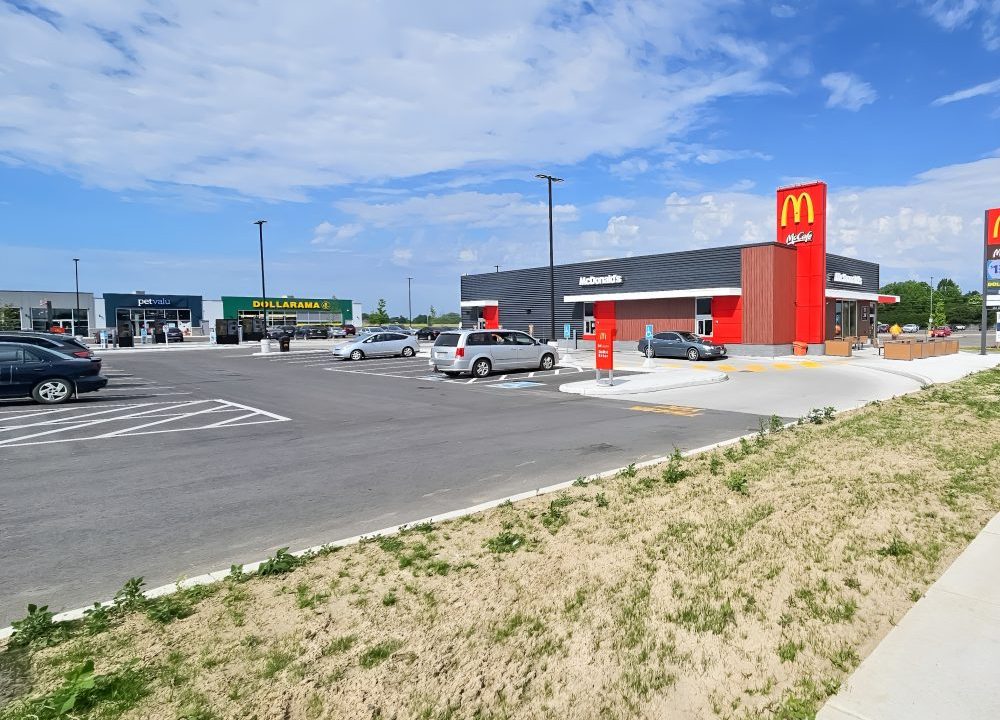 Chatham St N. 364 - 18