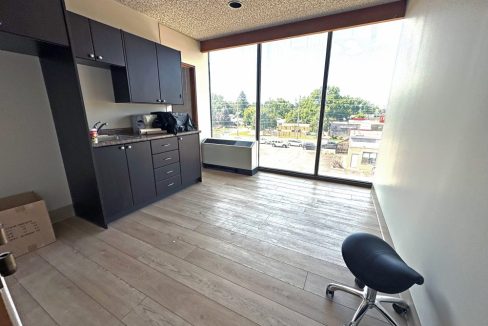 Wharncliffe Rd. N. 240, Suite 300A - 6a