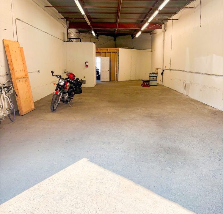 Exeter Rd. 300 - Unit 13 - 04a