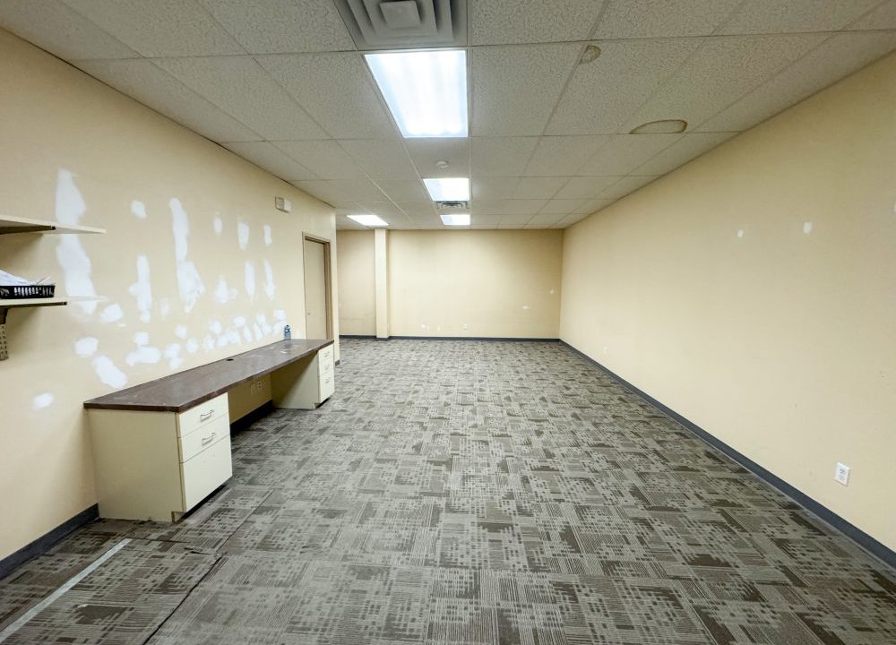 Huron Church Rd. 1375 - 12a