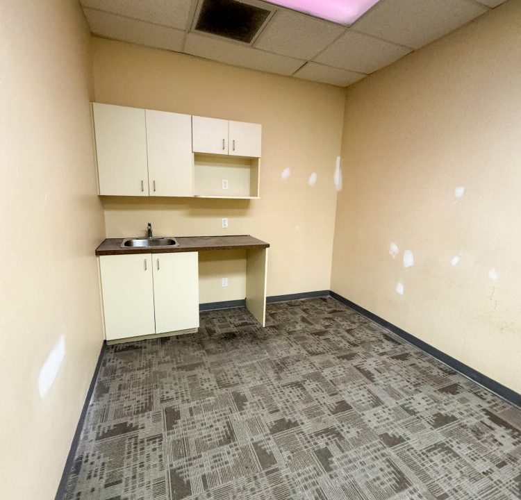 Huron Church Rd. 1375 - 14a