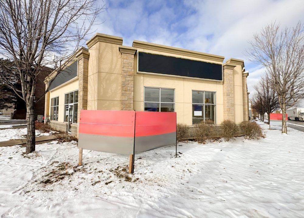 Huron Church Rd. 1375 - 15a