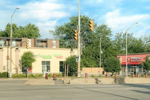 Huron Church Rd. 1375 - 34a