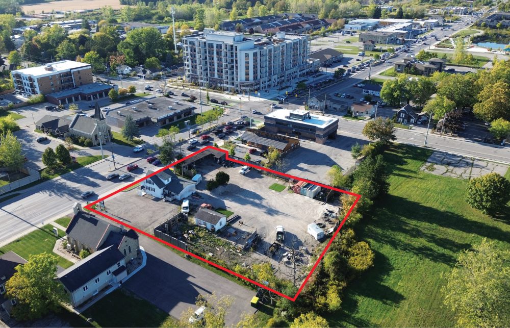 Hyde Park Rd. 1553 - 08 (Outlined)