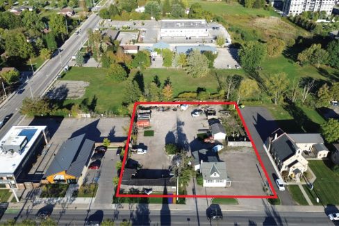 Hyde Park Rd. 1553 - 13 (Outlined)