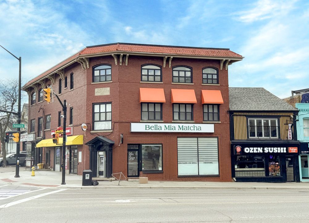 Richmond St. 605 - 22a