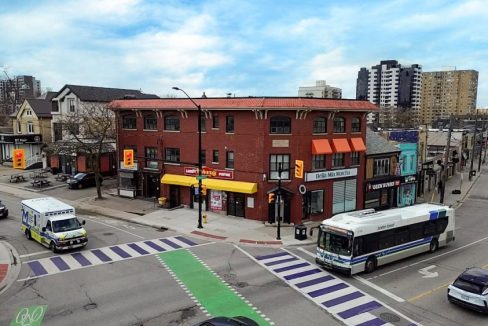 Richmond St. 605 - 32a