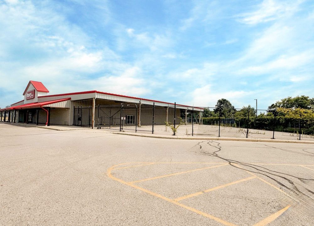 Dundas St. 2209 - 06a