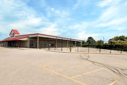 Dundas St. 2209 - 06a