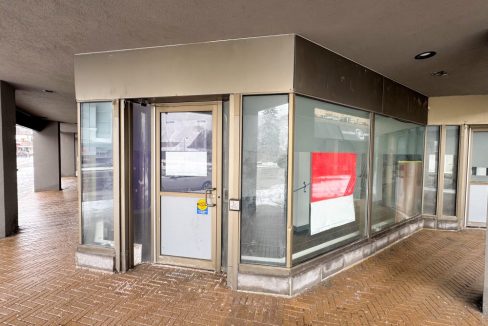 Richmond St. 685 - 19a