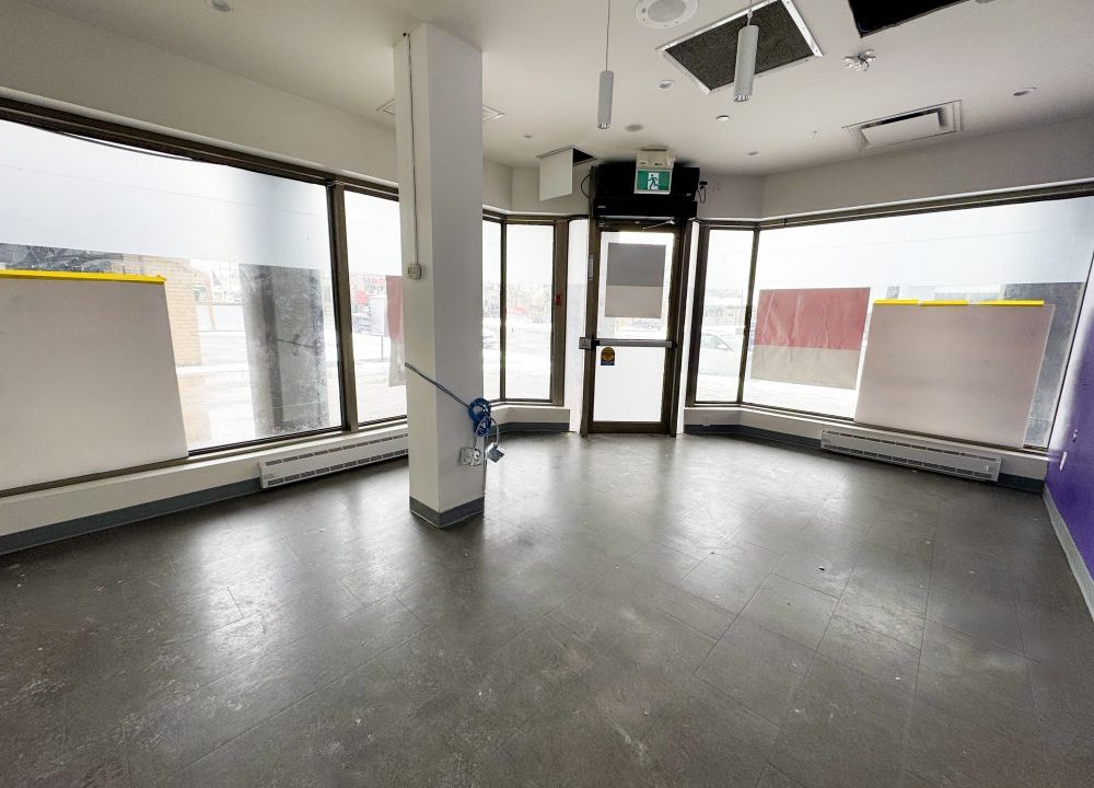 Richmond St. 685 - 21a