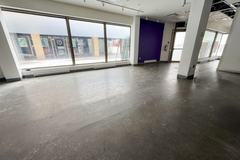 Richmond St. 685 - 24a