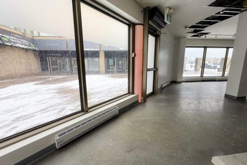 Richmond St. 685 - 26a