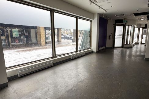 Richmond St. 685 - 27a