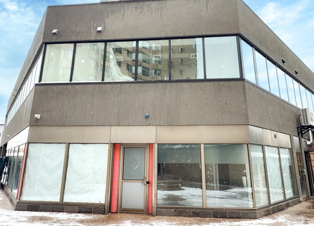 Richmond St. 685 - 29a