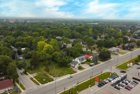 Oxford St. E. 1128-1132 - 04a