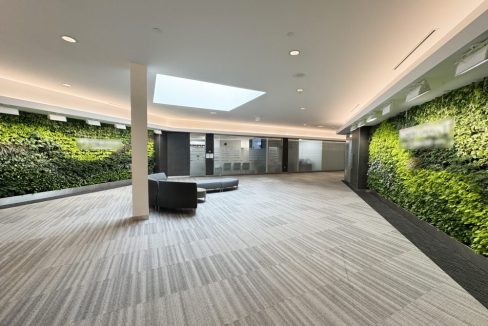 Wonderland Rd. S. 785 - 104a