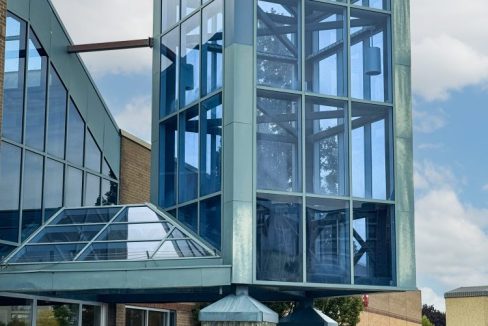 Wonderland Rd. S. 785 - 117a