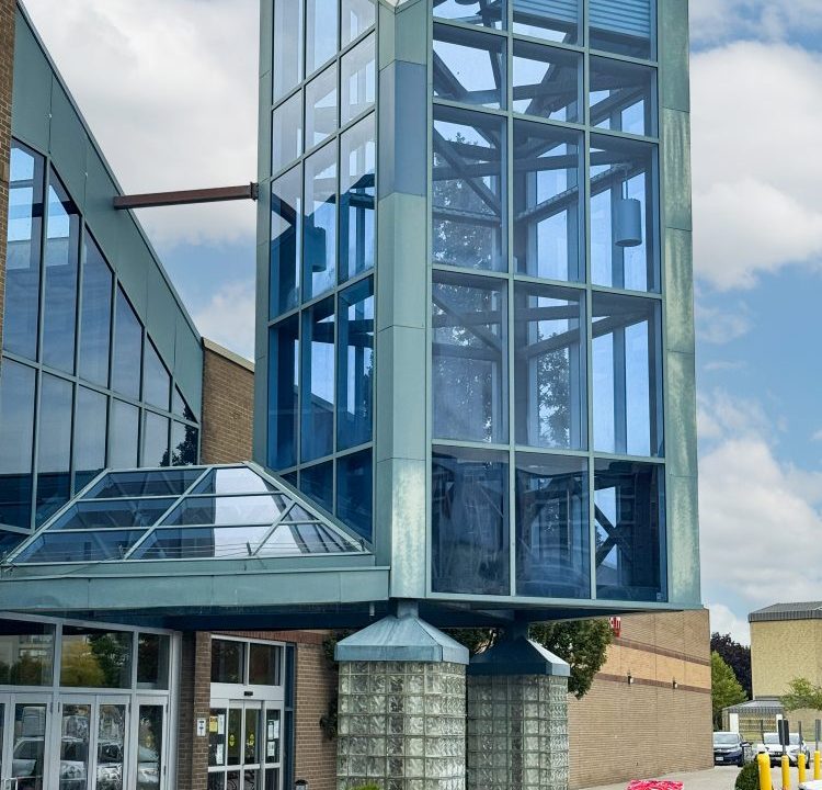 Wonderland Rd. S. 785 - 117a