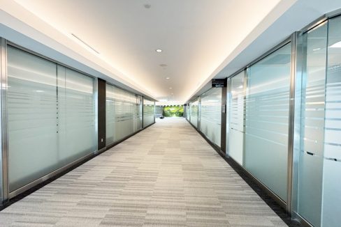 Wonderland Rd. S. 785 - 22a