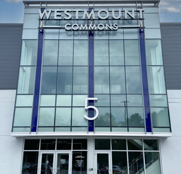 Wonderland Rd. S. 785 - 83a