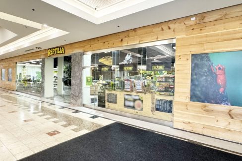 Wonderland Rd. S. 785 - 91a