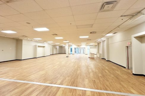 Wonderland Rd. S. 785, Unit J16 - 04a