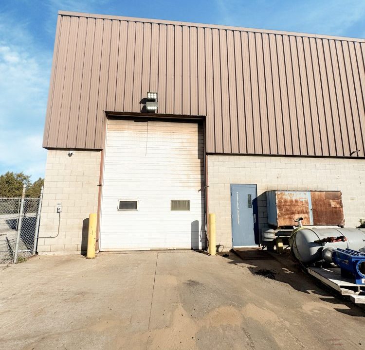 Wellington St. 1130 - 22a