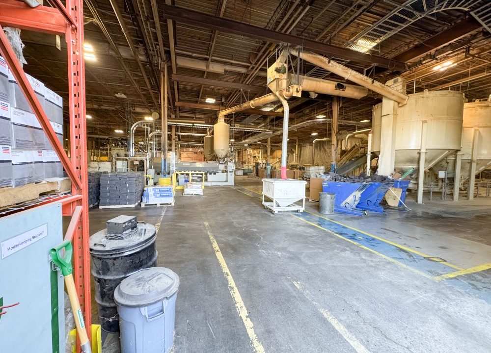 Wellington St. 1130 - 31a