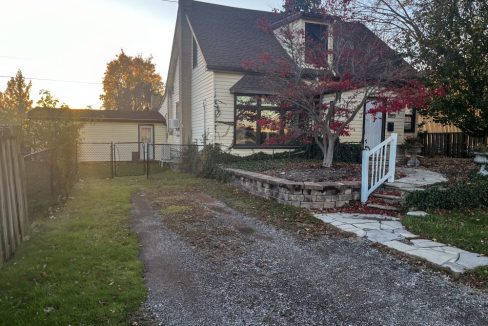 Wharncliffe Rd. S. 1891, Office - 01a