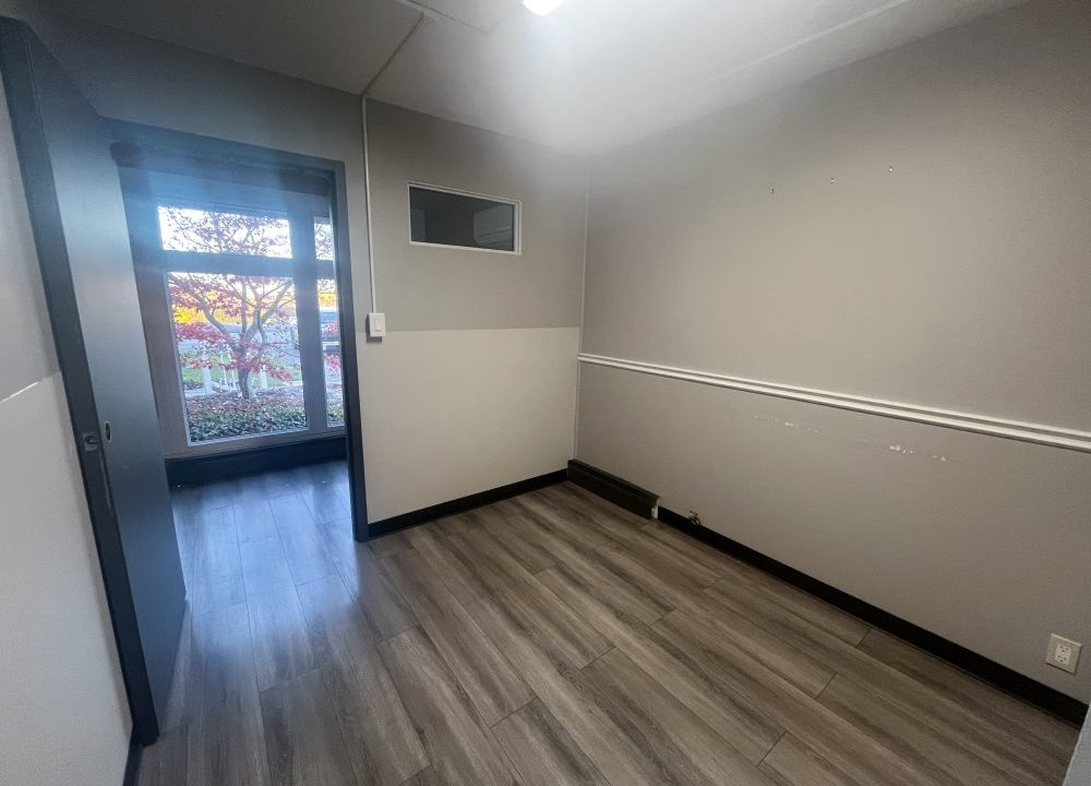 Wharncliffe Rd. S. 1891, Office - 03a