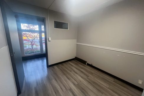 Wharncliffe Rd. S. 1891, Office - 03a